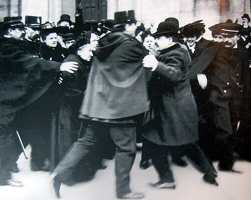 9 déc. 1905 - Loi de séparation des Églises et de l'État