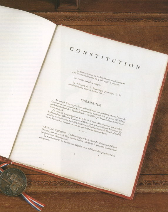 4 oct. 1958 - Constitution de la Cinquième République