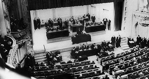 10 juil. 1940 - Vote des pleins pouvoirs constituants à Philippe Pétain